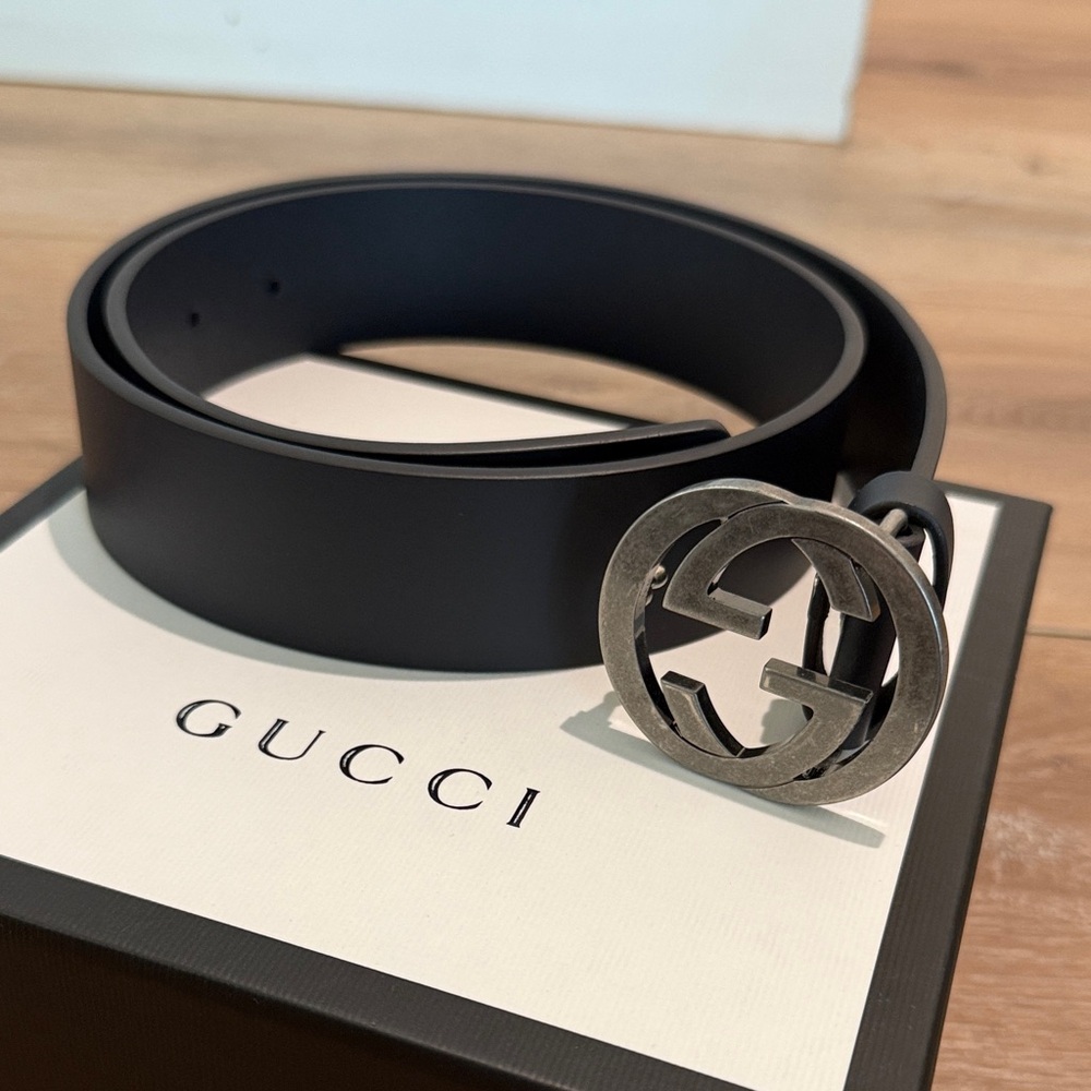 Women's Gucci Black Leather Belt with Silver Buckle